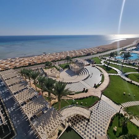Luxury Beachfront Studio- Foreign Nationals Only Хургада Екстер'єр фото