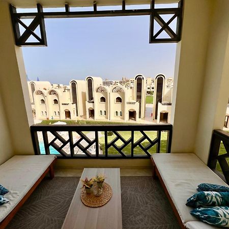 Luxury Beachfront Studio- Foreign Nationals Only Хургада Екстер'єр фото
