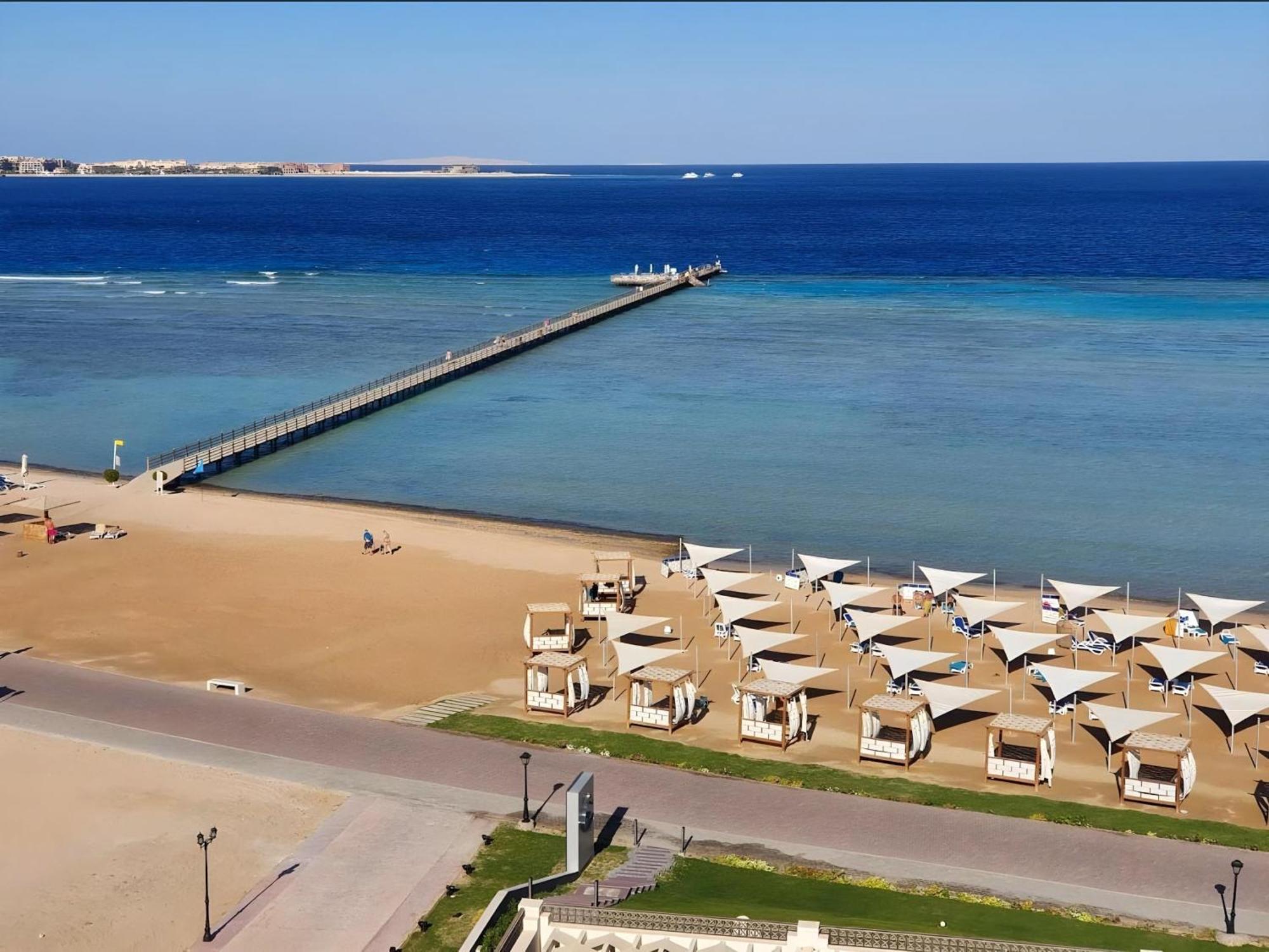 Luxury Beachfront Studio- Foreign Nationals Only Хургада Екстер'єр фото