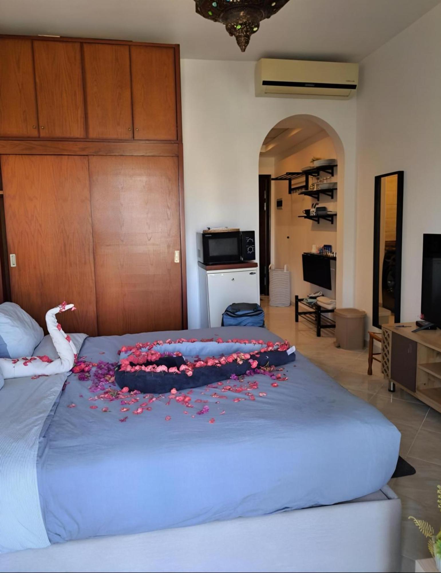 Luxury Beachfront Studio- Foreign Nationals Only Хургада Екстер'єр фото