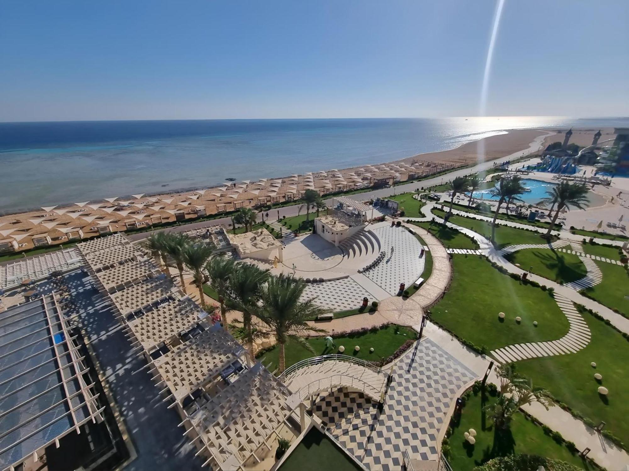 Luxury Beachfront Studio- Foreign Nationals Only Хургада Екстер'єр фото