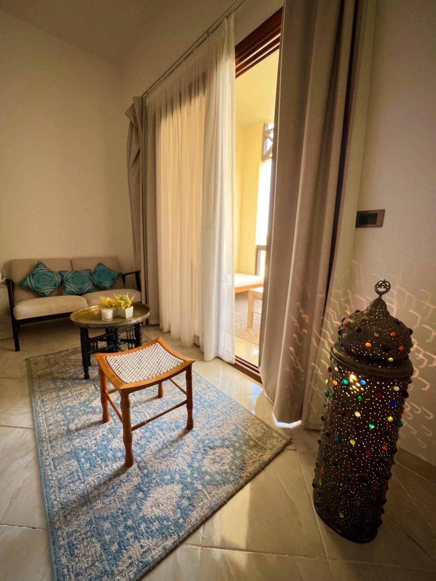 Luxury Beachfront Studio- Foreign Nationals Only Хургада Екстер'єр фото