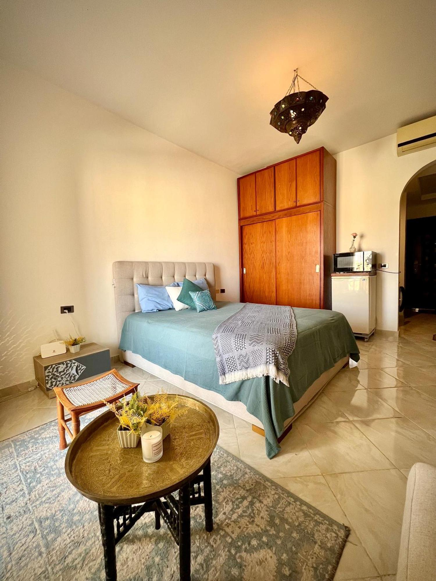 Luxury Beachfront Studio- Foreign Nationals Only Хургада Екстер'єр фото