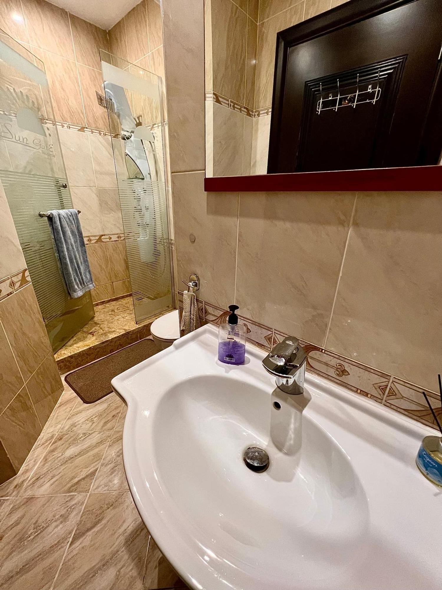 Luxury Beachfront Studio- Foreign Nationals Only Хургада Екстер'єр фото